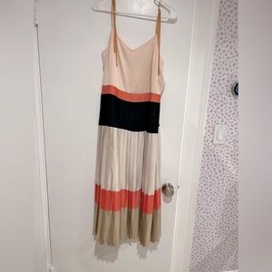 Beautifulnspring banana republic dress in size 8